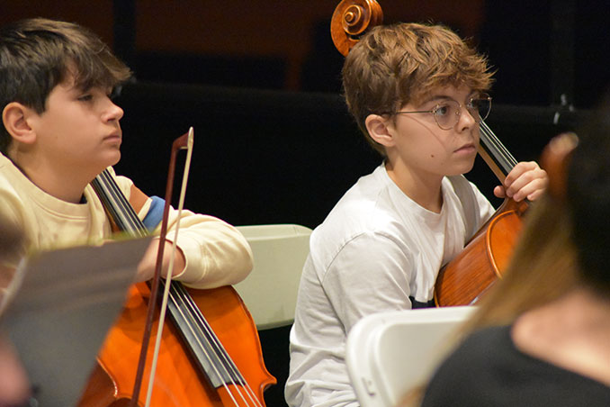 Jovencísimos violonchelistas